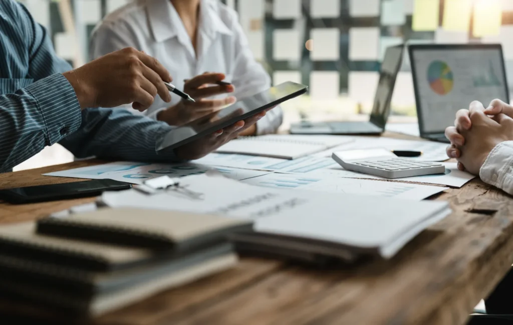 Analyse de documents financiers en vue d'un avis d'intention
